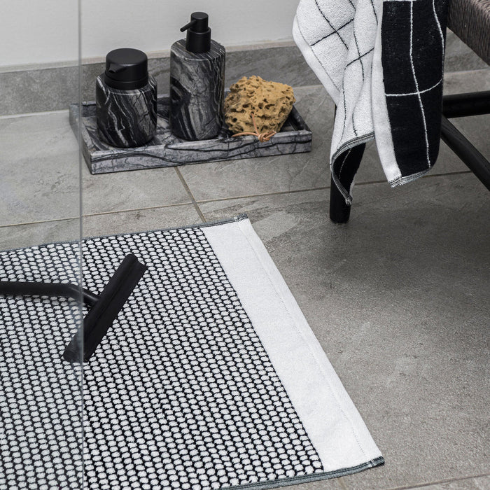 GRID BATH MAT, BLACK / OFF-WHITE